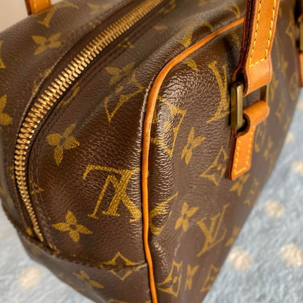 Louis Vuitton Cite MM - Picture 4 of 16